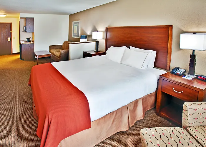 Holiday Inn Express Hotel & Suites - Dubuque West By Ihg